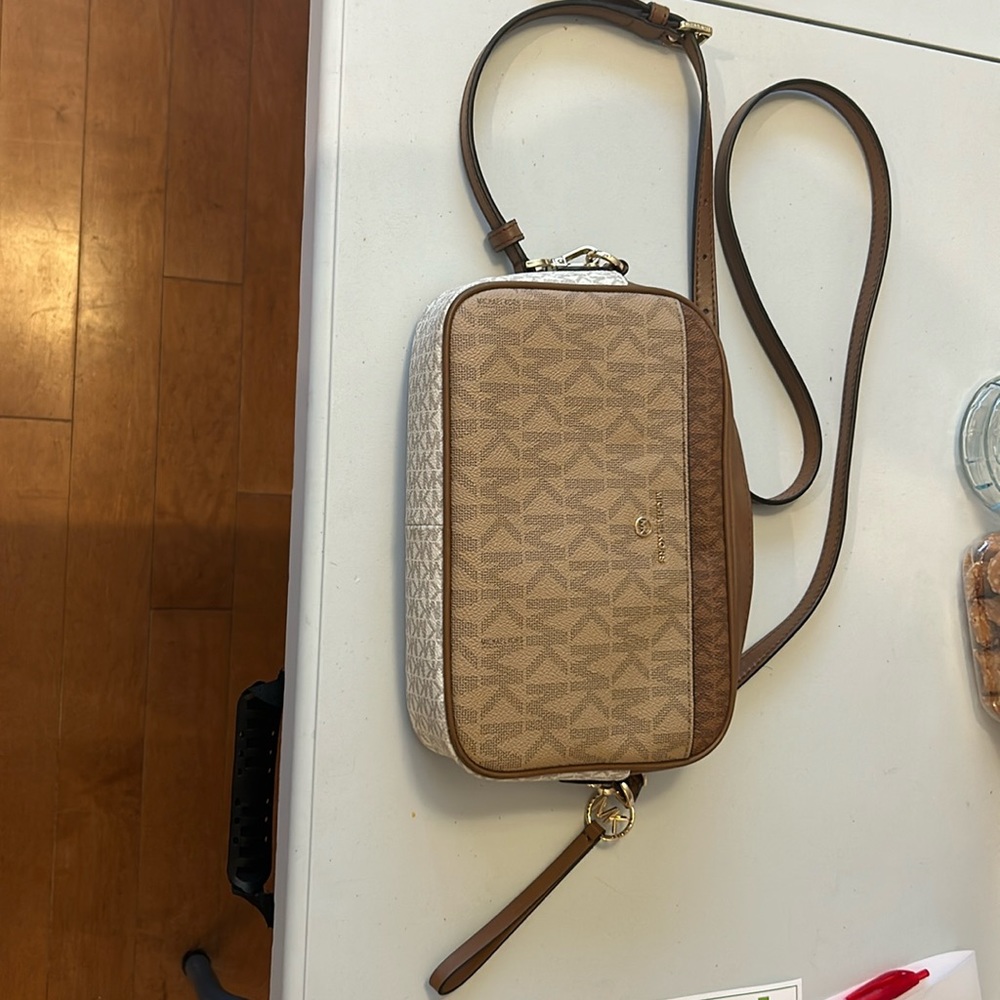 Michael Kors Crossbody Bag